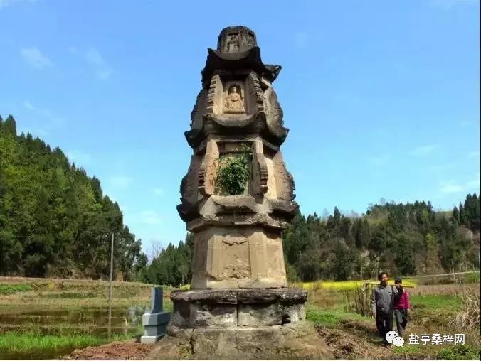 盐亭字库塔和佛塔的区别在哪里?看完这篇文章你就懂了