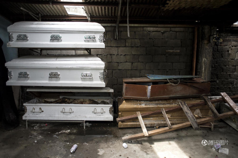 菲律宾铁腕扫毒 千人丧命 无主尸体埋垃圾下(慎)