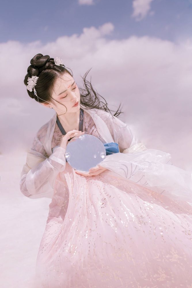 女生穿汉服这几个"禁忌"别不当真,邋遢还廉价!当心出不了门