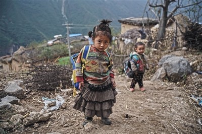 四川悬崖村代课男幼师月入不足千元