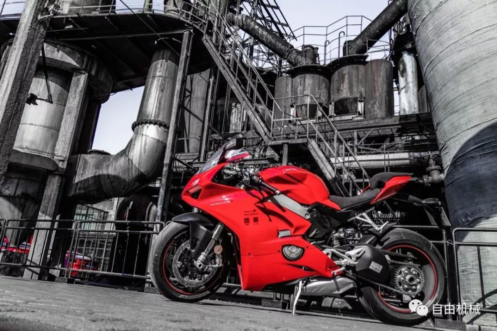 国内市售最强马力跑车,试驾杜卡迪panigale v4s