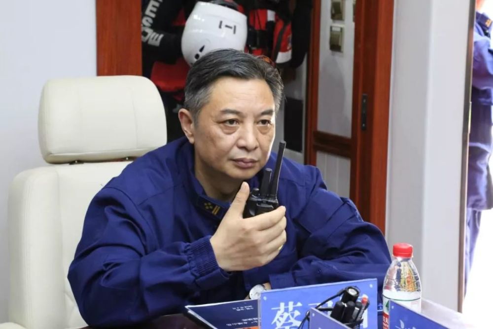 省消防总队蔡卫国总队长,司令部罗文波参谋长,后勤部杨贵生部长,市委