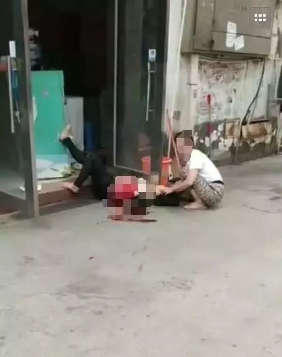 来宾一女子奶茶店内突遭持刀捅伤,凶手竟是前男友