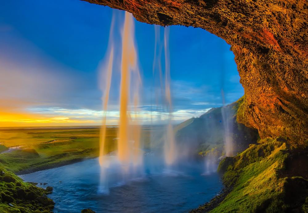冰岛拥有诸多神奇而美丽的自然景观,如今越来越多的游客前往旅行度假