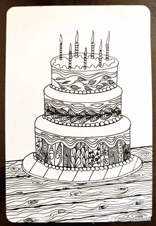 画一幅生日蛋糕禅绕画