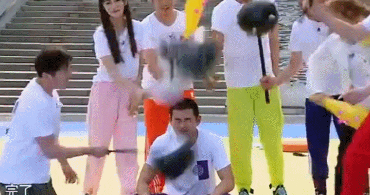 《奔跑吧》王彦霖玩游戏被