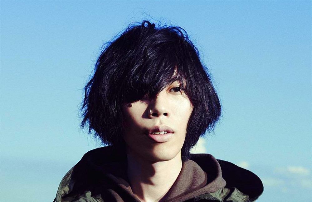 日本歌手米津玄师,曾患自闭症,如今成为当之无愧的音乐天才