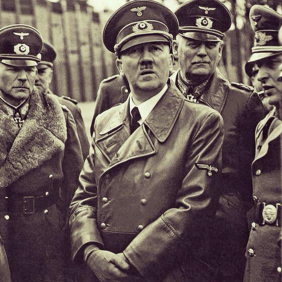 希特勒当了11年德国元首军衔还是下士?大错特错,他已不是军人