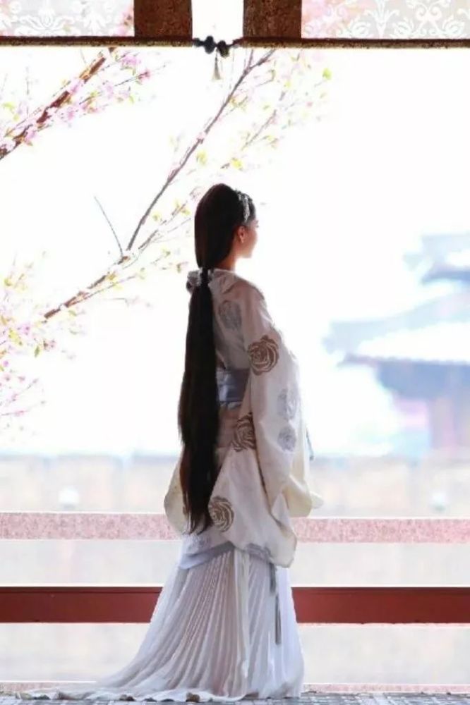 经典:"待我长发及腰"的下一句,竟然这么美!