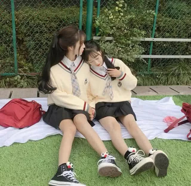 深情·软萌·闺蜜头像:她的呆萌,她的疯闹,我全都喜欢