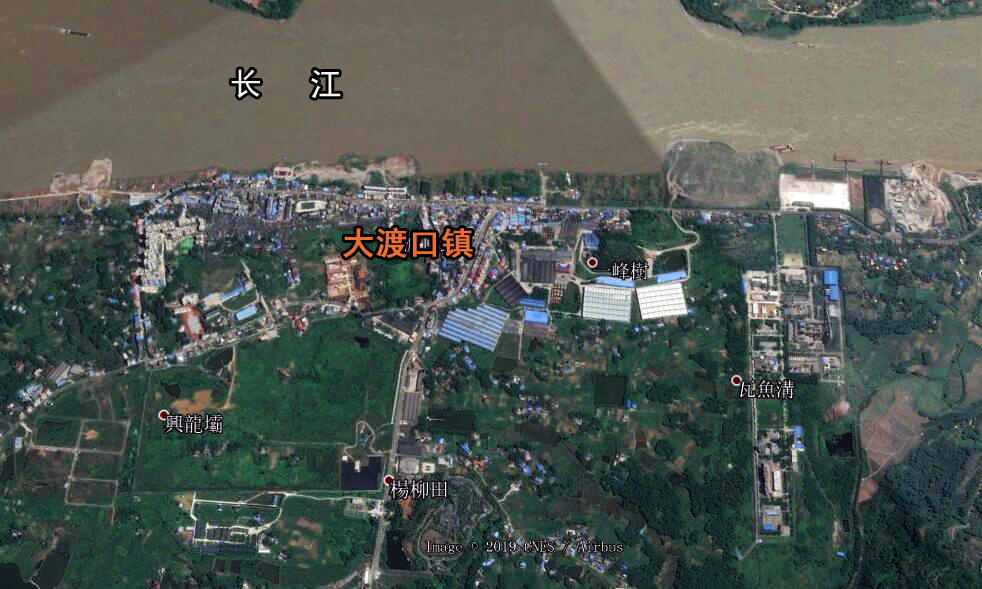 四川泸州纳溪区一个大镇,和重庆一个区同名,拥有凤凰湖景区