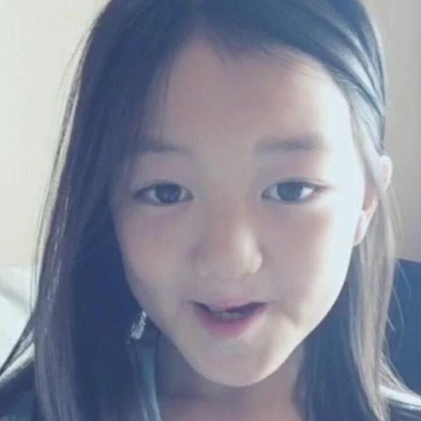 李嫣为爸爸庆生晒兔唇照,乐观自信不惧嘲讽