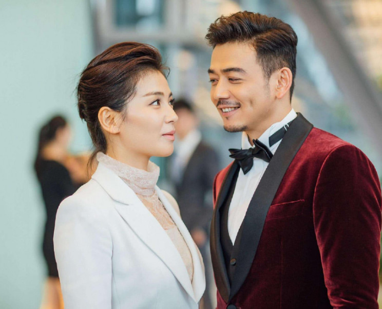 杨烁和老婆吃饭,全程冷脸,一个字就惹怒老婆!网友:飘了吧!