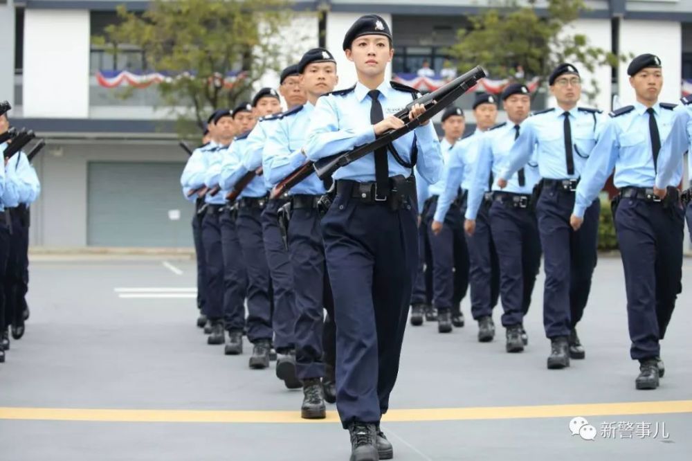 追剧!香港警察携原版ptu掀"港片儿"热潮