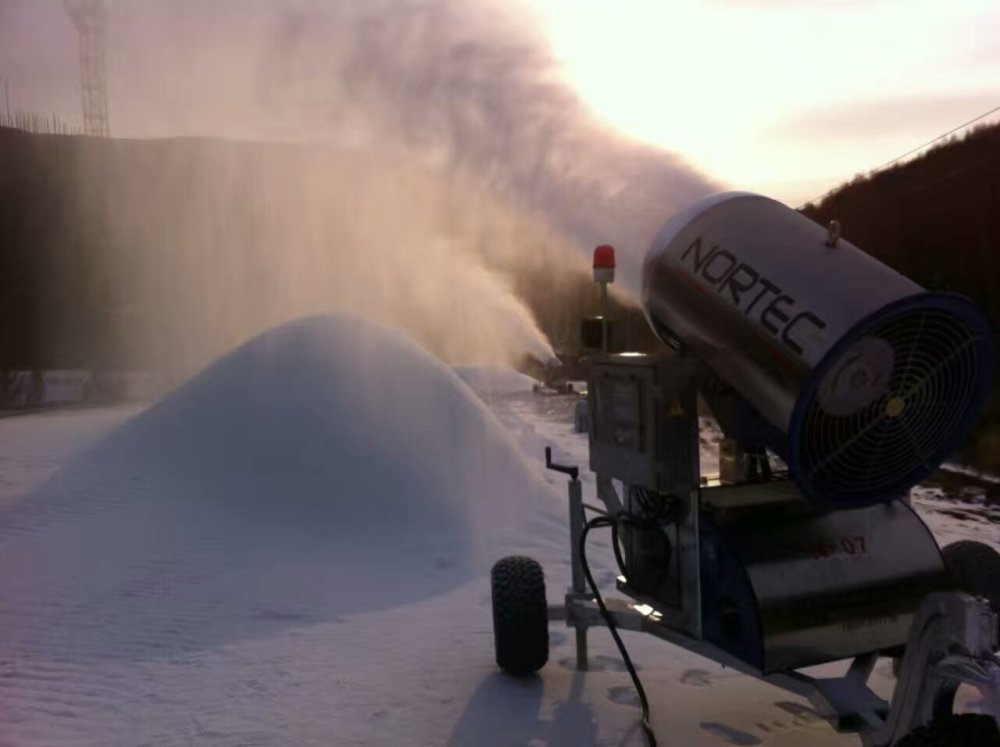 进口造雪机对比国产造雪机的优势以不复存在