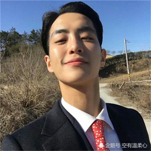 长时间不换qq头像的男生,八成是这4种人,准到你想抱头痛哭!