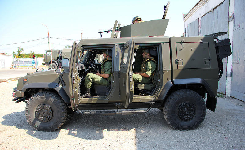 俄罗斯rys装甲车是意大利车体上安装俄罗斯武器.