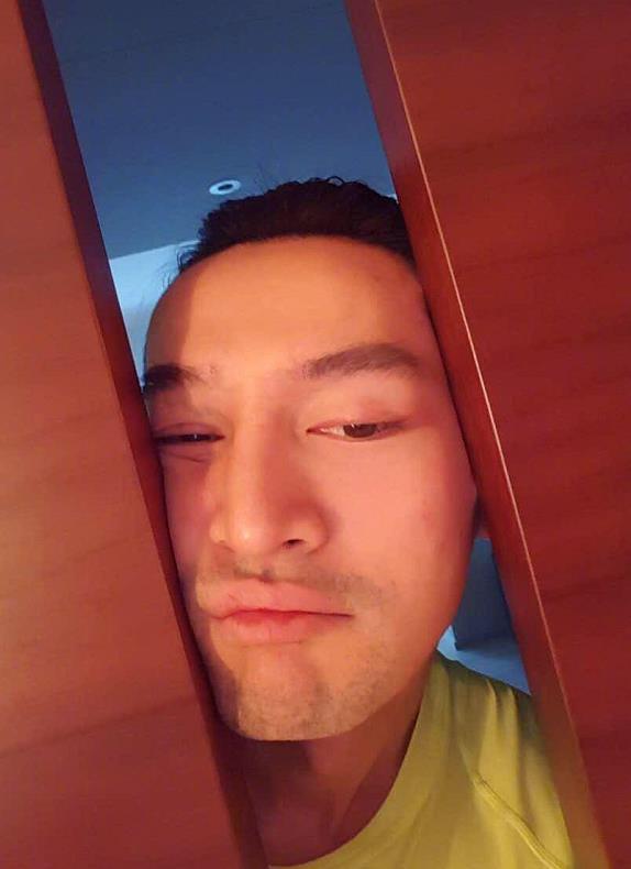 爱发丑照的男明星,易烊千玺张艺兴躺枪,网友:仗着好看