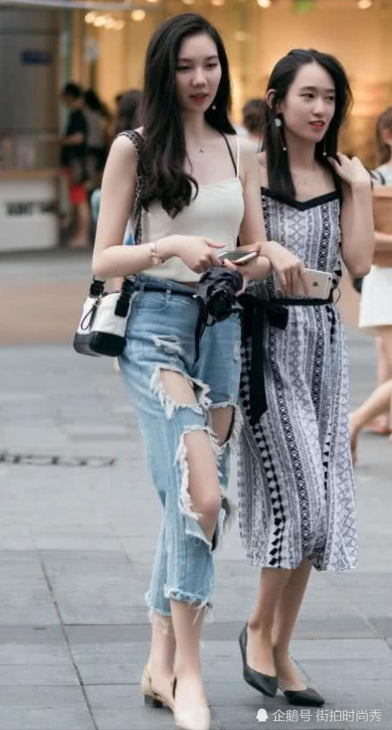 夏日街拍有品位美女,这几款穿搭个性十足总有一款是你