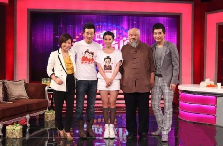 64岁李琦近照,隐瞒了25年的老婆,原来是我们熟悉的她
