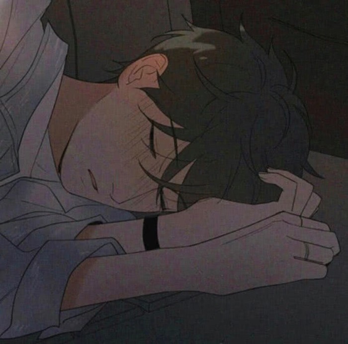 黑白动漫头像:你是午夜误点的乘客,而我偏偏也坐了这趟车