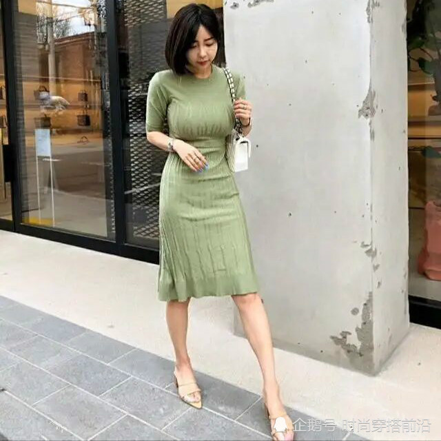 对于胯宽的女士,这样穿连衣裙,你赢了!