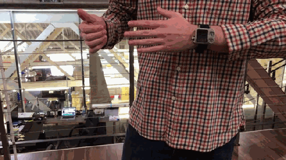Apple Watch也有保护壳了 看着硬朗还有指南针