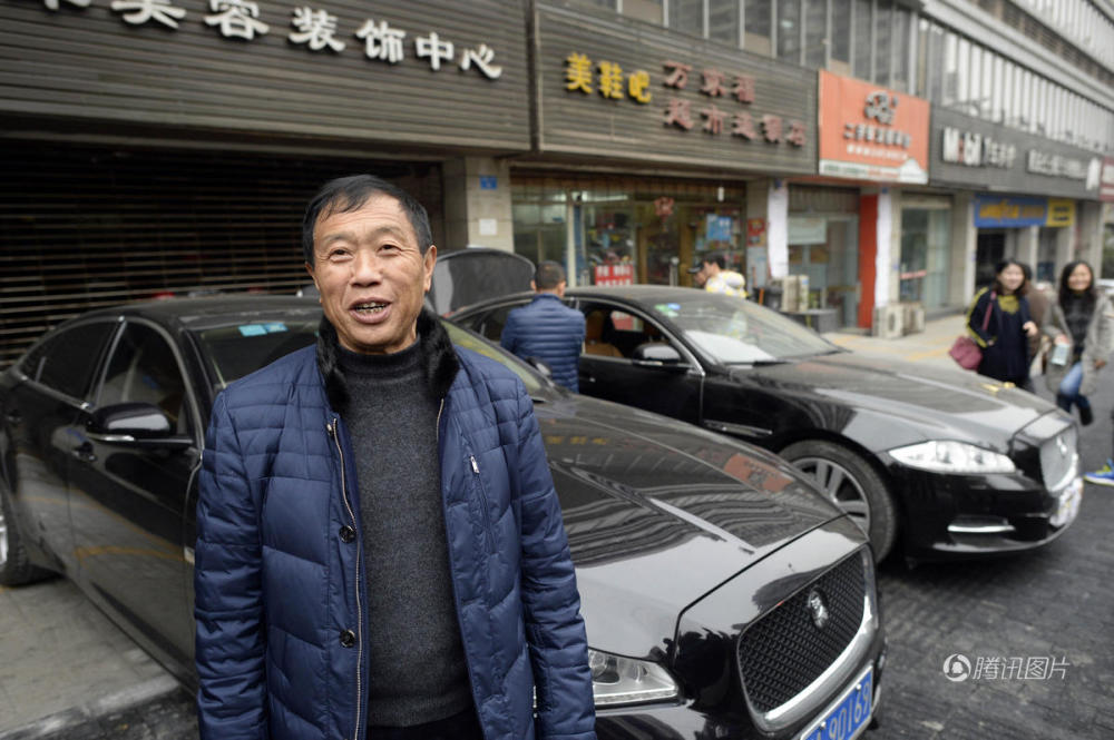 川籍百万豪车被套牌 行驶证一模一样