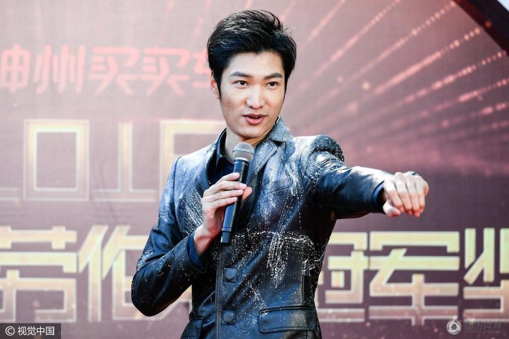 体坛群星齐聚中国劳伦斯盛典 王楠珠光宝气(组图)