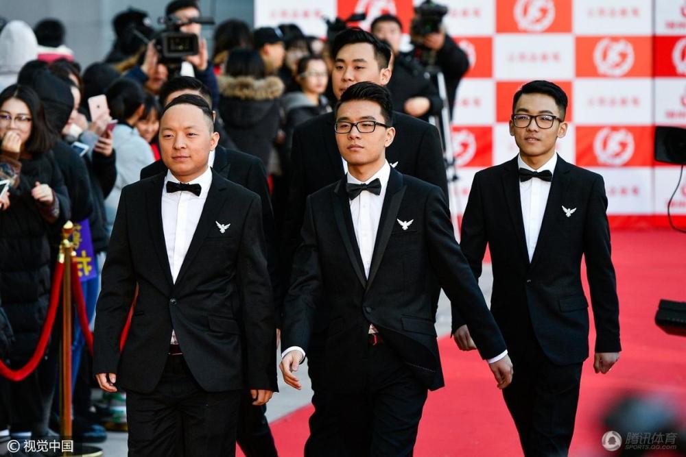 体坛群星齐聚中国劳伦斯盛典 王楠珠光宝气(组图)