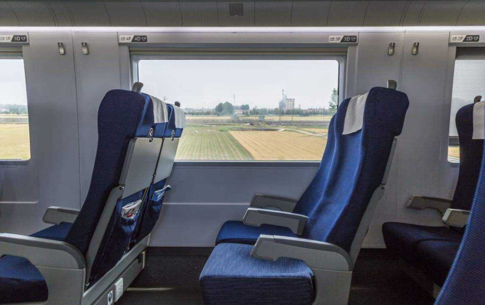 也就采用了a和f靠窗的规矩 但是高铁由于车厢比较窄,只能安放5个座位