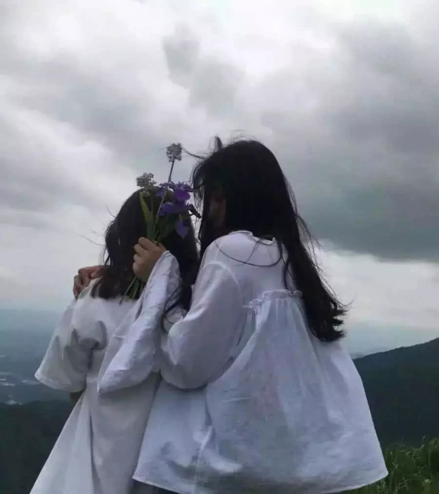 可爱到爆炸的甜美闺蜜头像:有你在的地方,天气很明朗万物都可爱