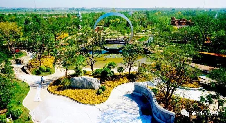 绿博园位于南湖景区北部,总面积862亩,按照第三届中国绿化博览会"