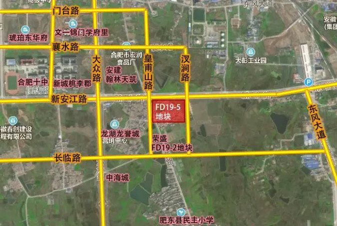 该地块紧邻新安江路,大众路等城市主干道,以及地铁2号线三十埠站.