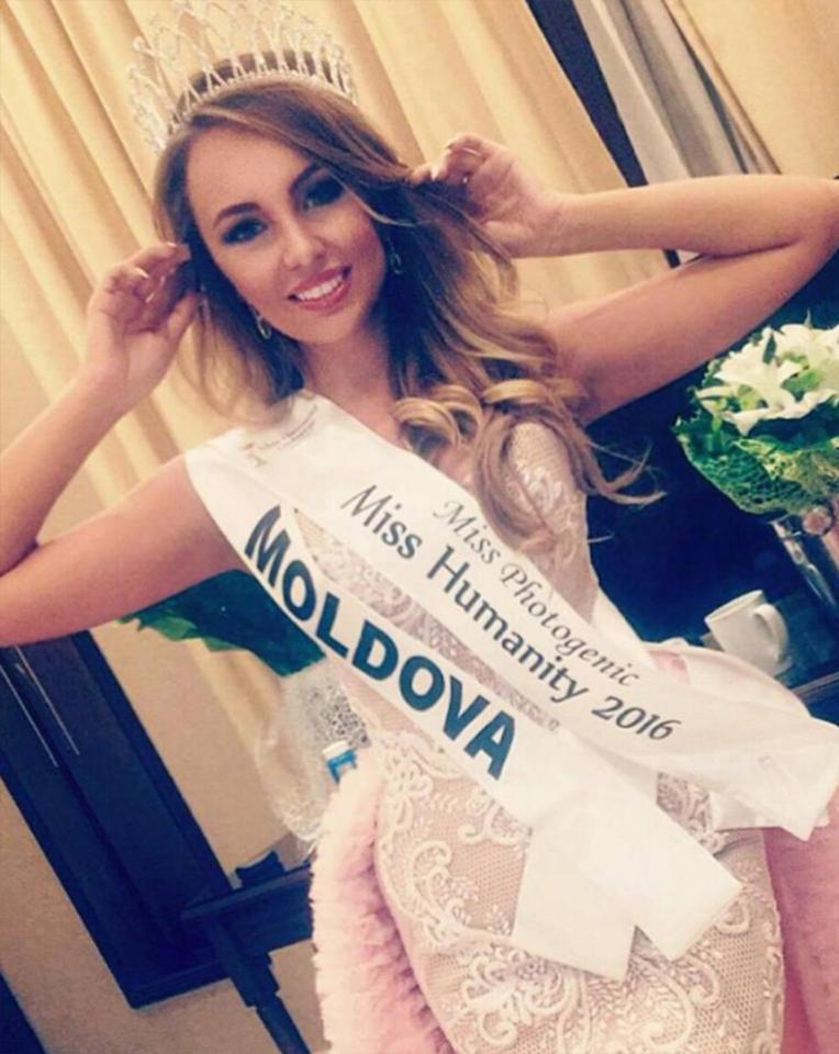 欧洲两名模特获得选美冠军 互为好友