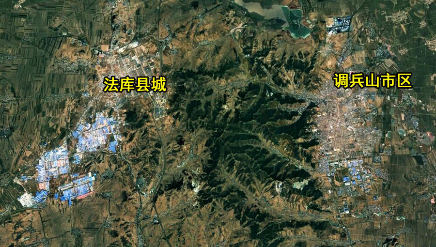 辽宁沈阳北部一个县,县城紧邻调兵山市区,拥有五龙山景区