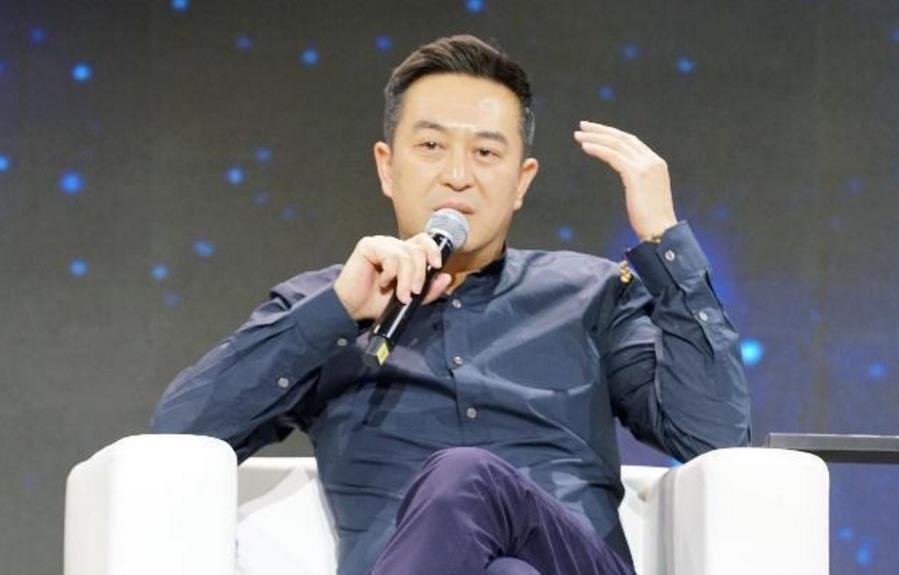 让男同胞羡慕的男演员,50岁还能演言情剧,和女神谈恋爱!