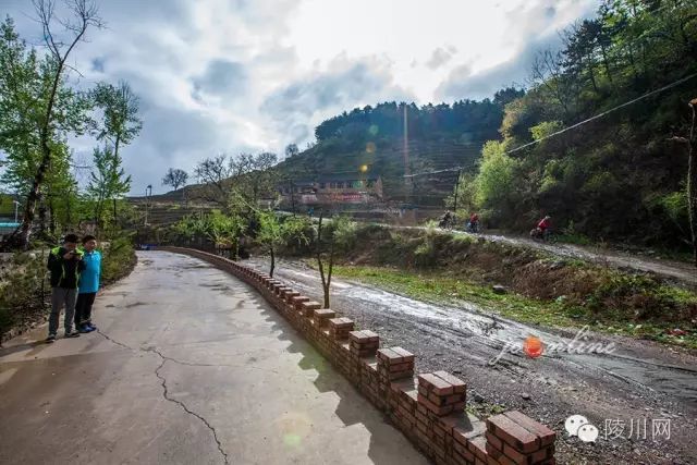 本项目建设地点位于陵川县六泉乡浙水村,内容为:水上乐园水面景观