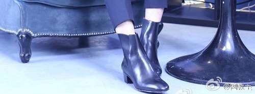 偷穿唐嫣的？罗晋上节目高跟鞋瞩目