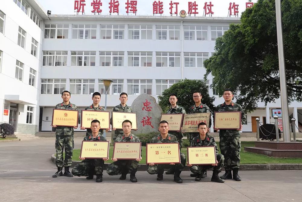 这群武警官兵这么做!