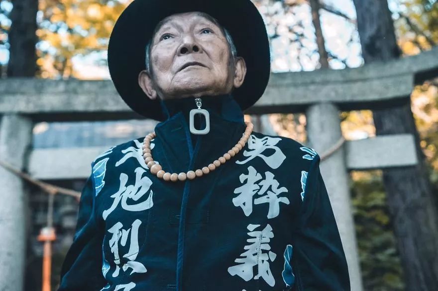 不夸张的说,这可能是你见过最帅的84岁老头