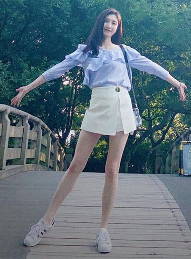 江疏影的神仙腿是被上帝吻过的吗?一丝多余的肉都没有