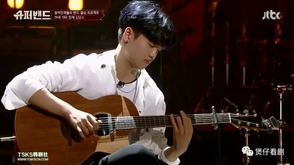 男人花吉他简谱_黄勇 男人花 弹唱吉他谱 榛果音乐(2)