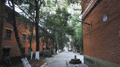 銀行行長(zhǎng)全家遭滅門(mén) 嫌犯18年后現(xiàn)身系一落馬官員