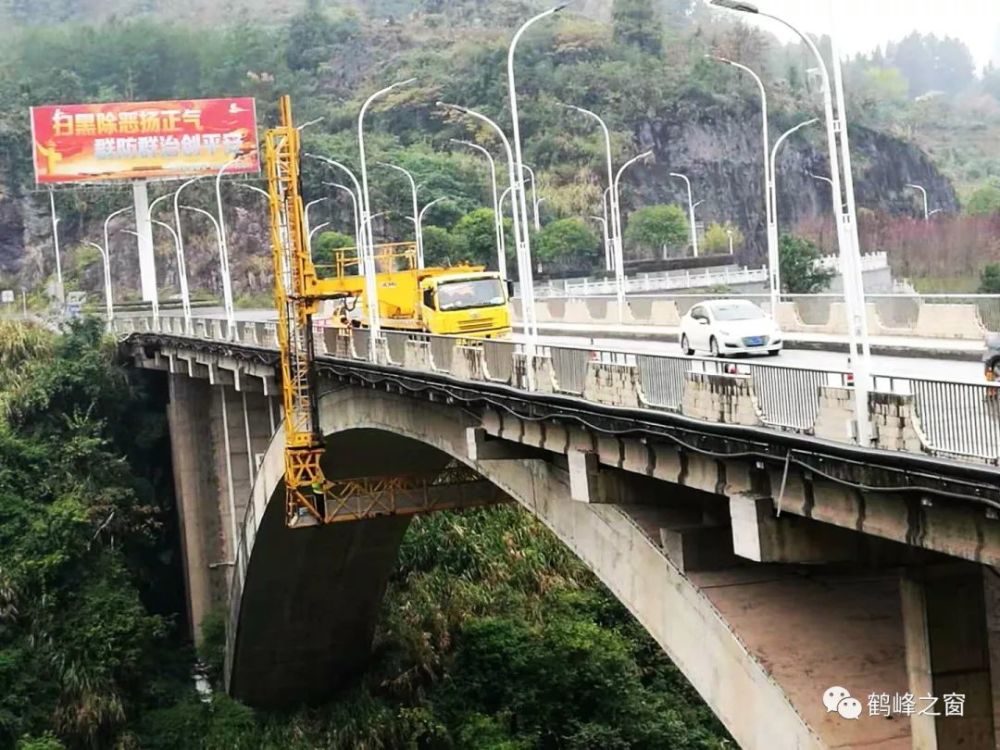 溇水河上的风雨桥——连升桥.