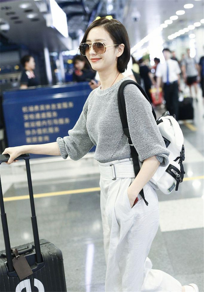 女神佟丽娅一袭