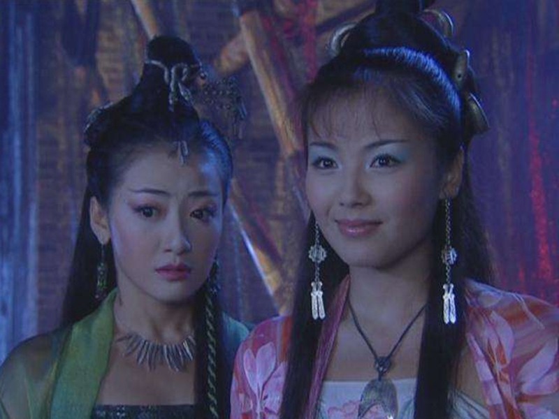 当时这部剧是由刘涛和陈紫函主演的,而许仙的扮演者应该是潘粤明.