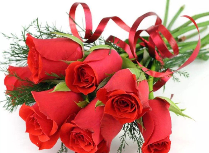 心理测试:选一束你最喜欢的玫瑰花,看你晚年是否平安如意?