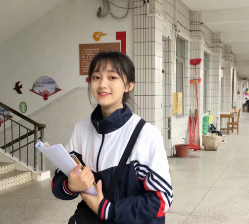 青春校园 霸气女头:一个人也活的潇洒,浪的酷,从此不为别人哭