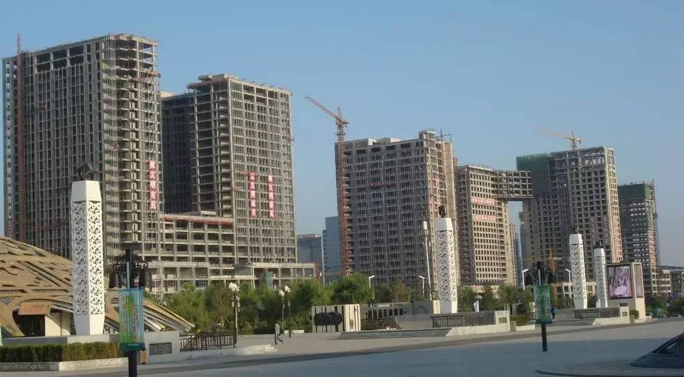中国第一鬼城:最不缺的就是房子